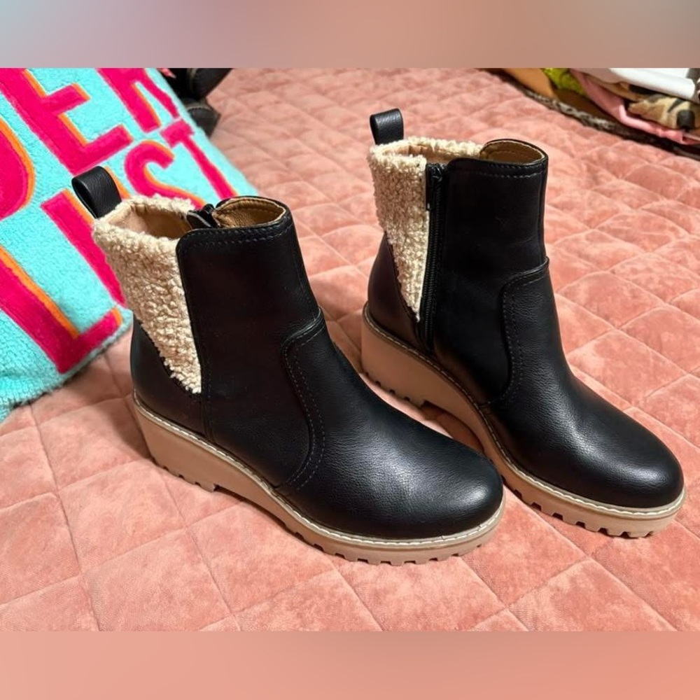 Dolce Vita Black and Cream Ankle Booties